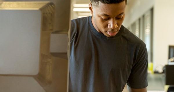 17 Agustus di Luar Negeri: Upacara di Kedutaan, Nasi Tumpeng di Kampus, dan Air Mata